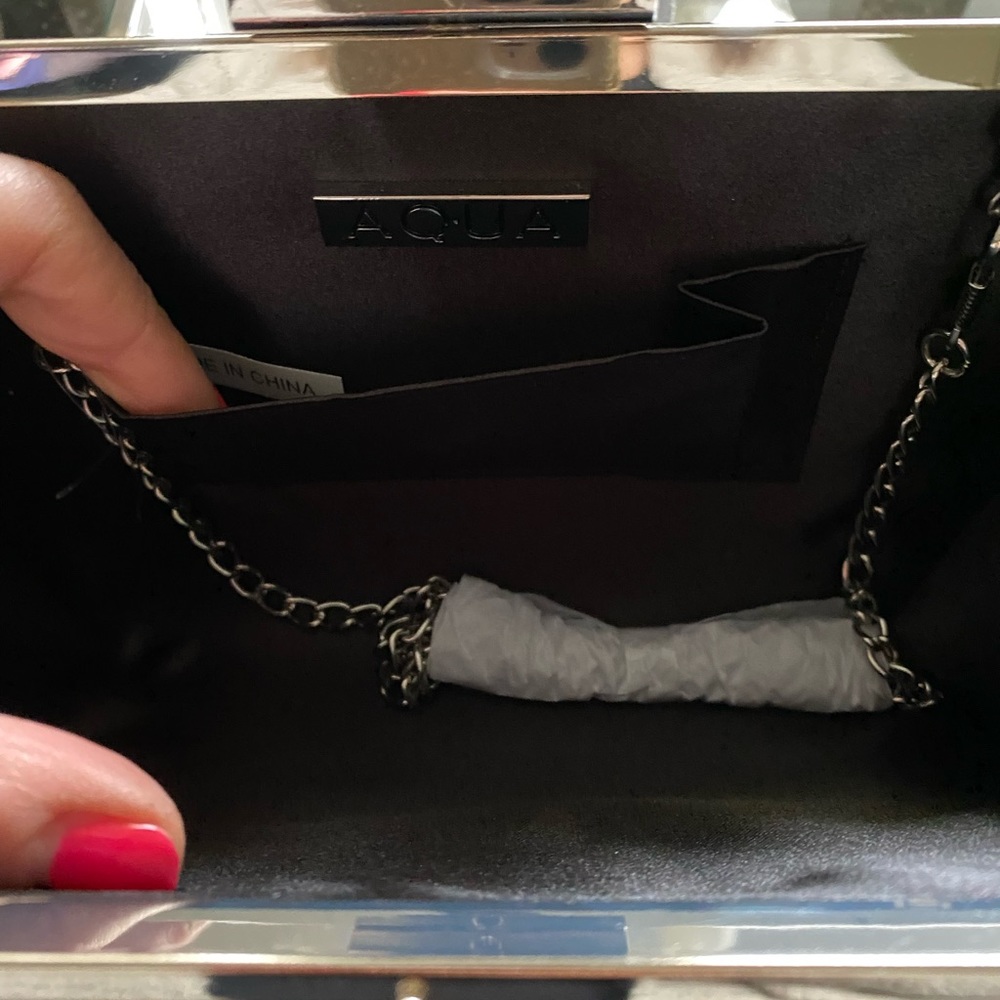 đAqua Handbagđ - Picture 5 of 6